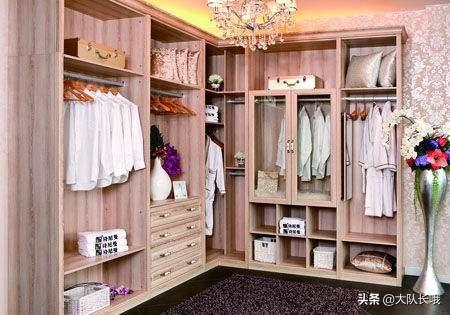 深蓝色的衣服怎么搭配(图1)