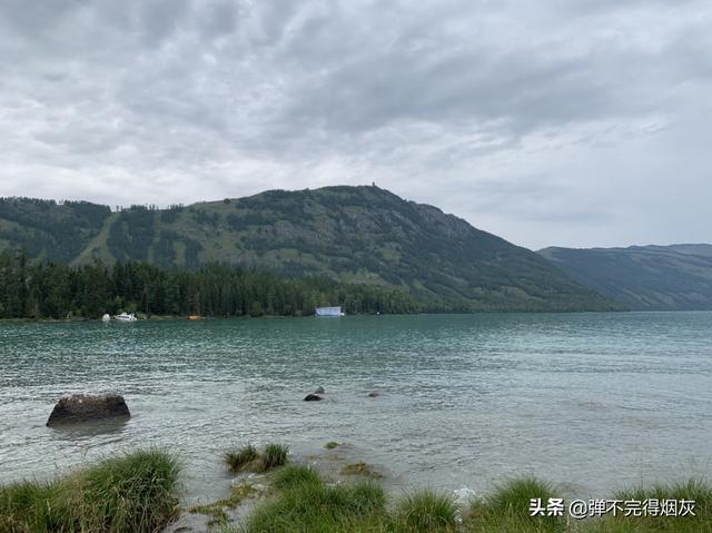 8月20号去喀纳斯旅游，应该穿什么衣服去，那边晚上冷吗