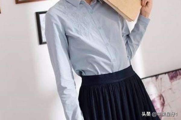 冬日如何搭配蓝衬衫女生(图5)
