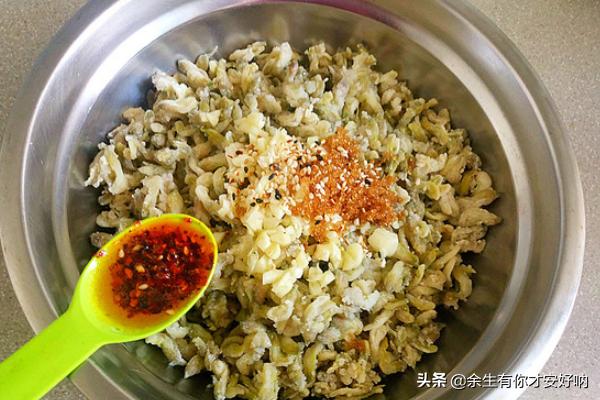 槐花怎么蒸着吃教程图解(图7)