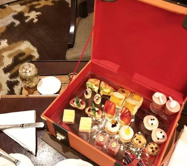 20年姐妹相聚发朋友圈的句子？