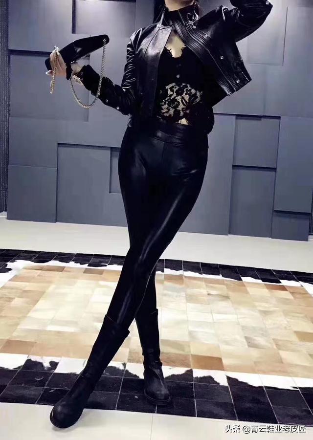 黑色的裤子怎么搭配衣服(图7)