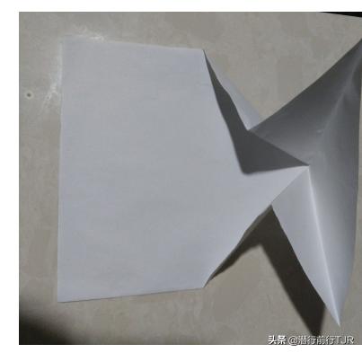 如何折翅膀能扇的纸飞机教程视频下载