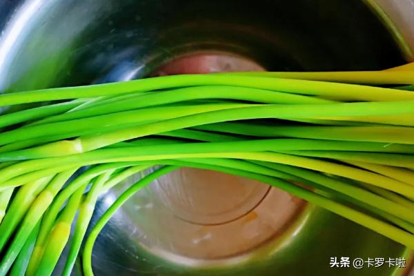 蒜薹炒鸡蛋