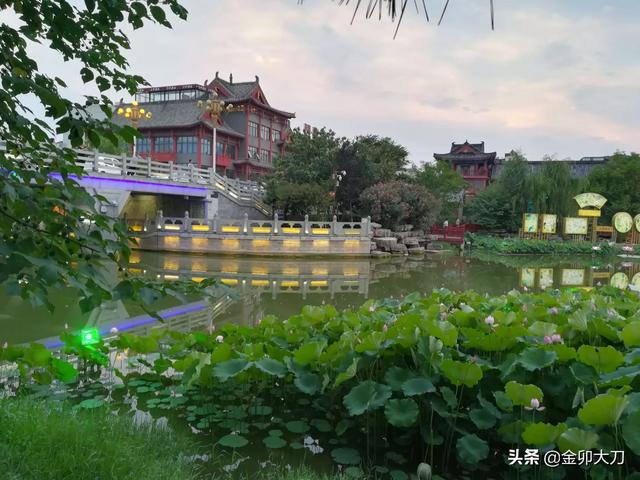 夏季开封旅游穿搭， 夏季开封旅游穿搭图片