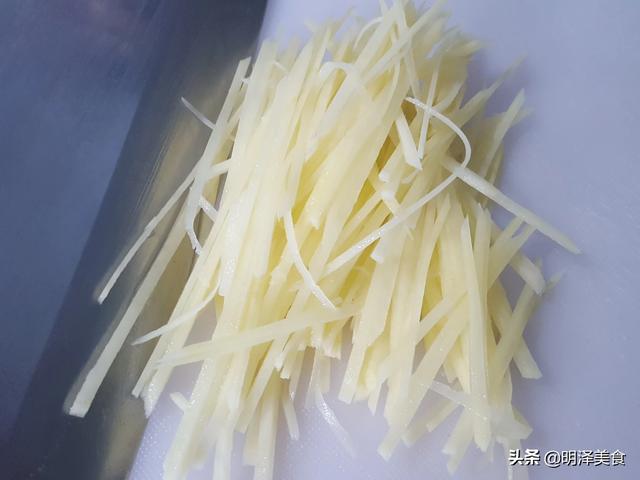 怎么做土豆丝能炒出饭店的味道,第14张