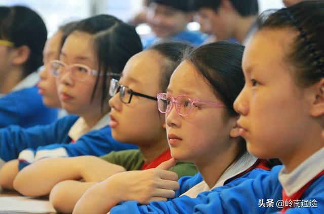 中国青少年在海外生活，中国青少年在海外生活的比例