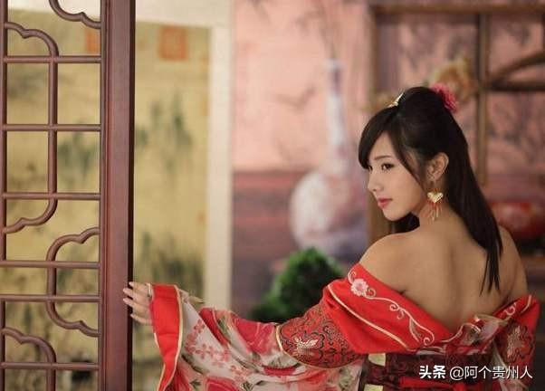 李亢李庚希