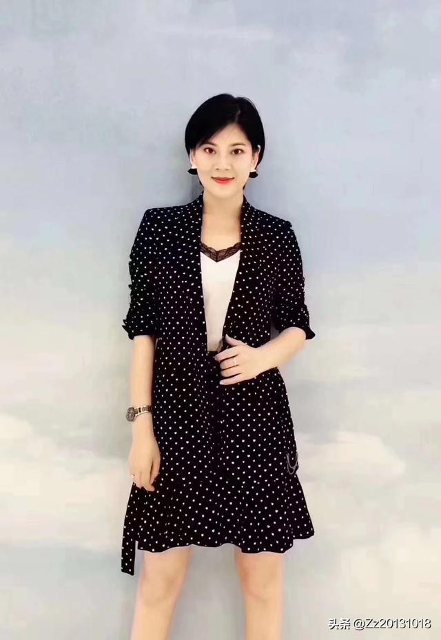 中长款小西装怎么搭配(图2)