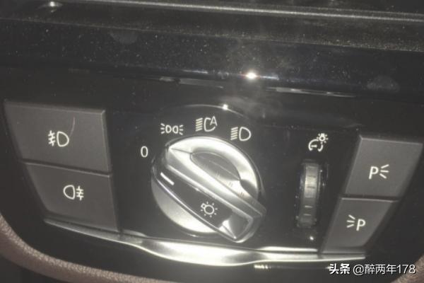 宝马5系车灯