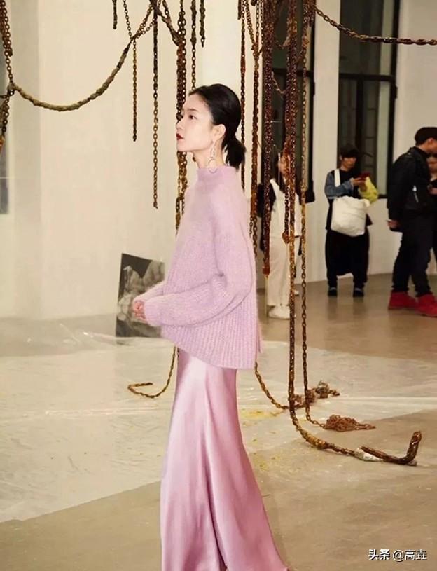 红毛衣如何搭配短裙好看(图18)