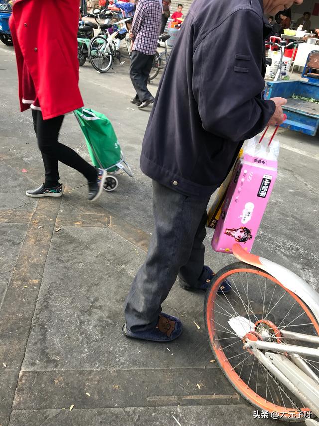 批发卫生纸摆地摊新手应注意什么问题 我想去摆地摊，需要注意什么？怎么开始？有经验的朋友可以说一下嘛？