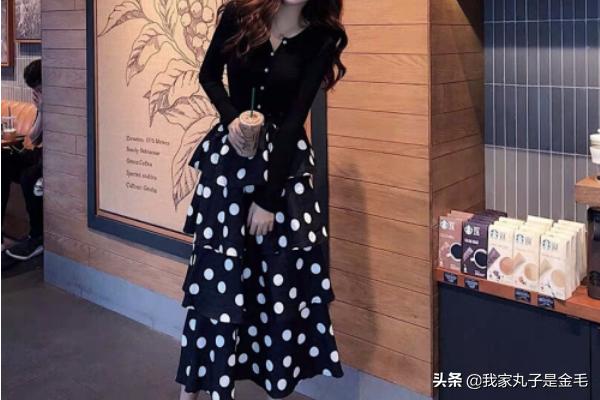 白色短款蛋糕裙如何搭配(图4)