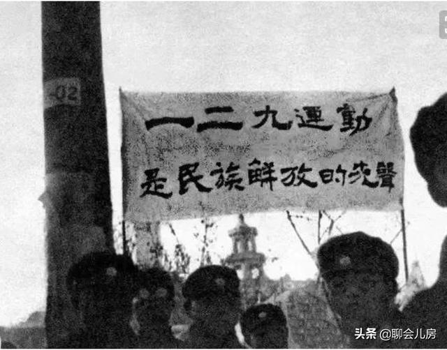 爱国英雄有哪些人物故事（爱国英雄有哪些人物故事简短）