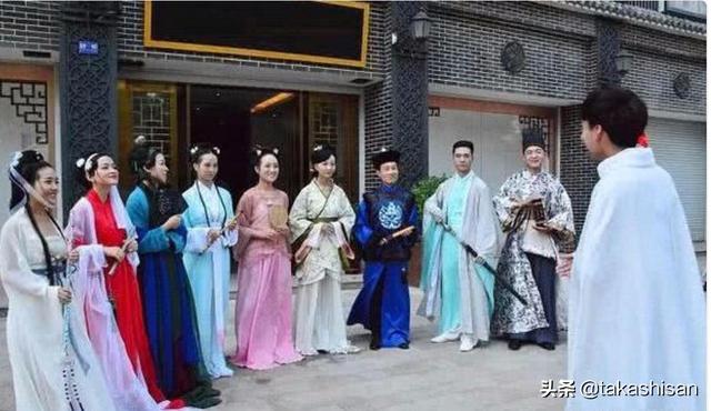 夏天如何搭配汉服上班女(图1)