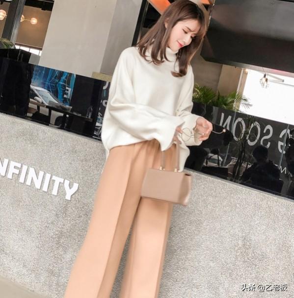 白色针织薄开衫如何搭配