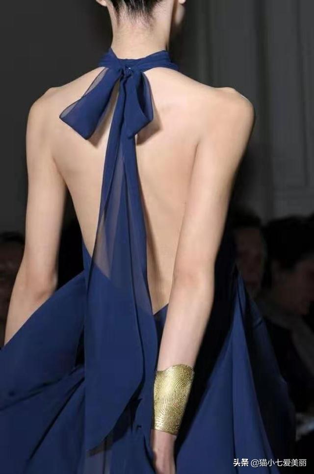 女最性感衣服搭配视频(图11)