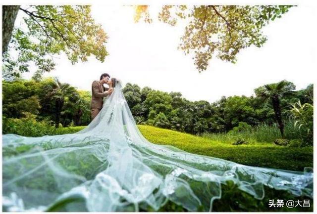 结婚照的照片可以自己带吗,结婚照的照片可以自己带吗女生