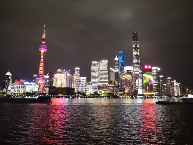 娱乐圈八卦新闻（娱乐圈八卦新闻配什么音乐好听）