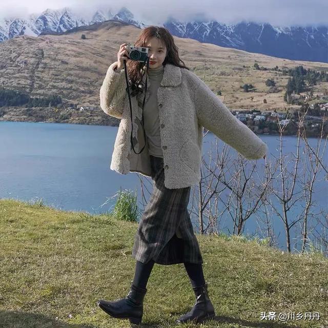 上衣短裙如何搭配外套女(图19)