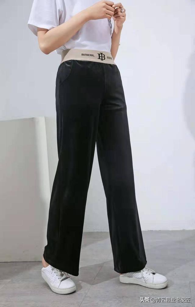 黑色的裤子怎么搭配衣服(图3)