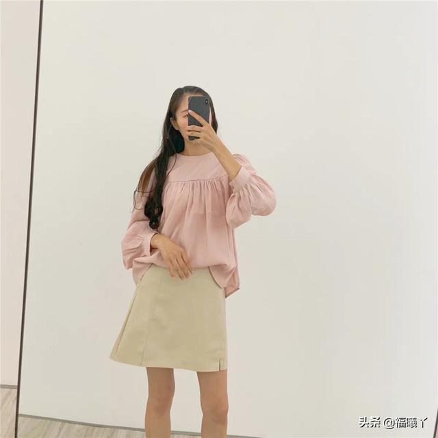 短裙如何搭配黑色打底裤(图3)