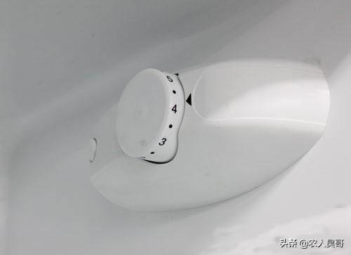 冰箱怎么调节温度（冰箱怎么调温度？）