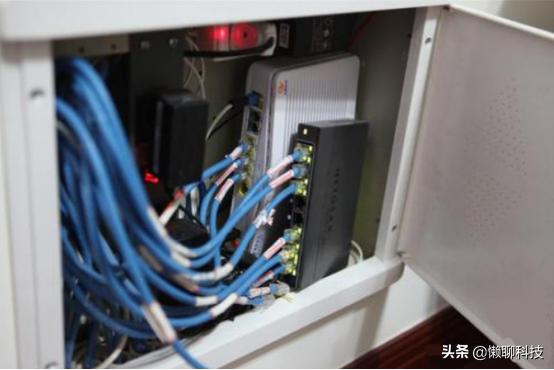 搬新家，路由器安装在弱电箱里，wifi信号弱如何解决