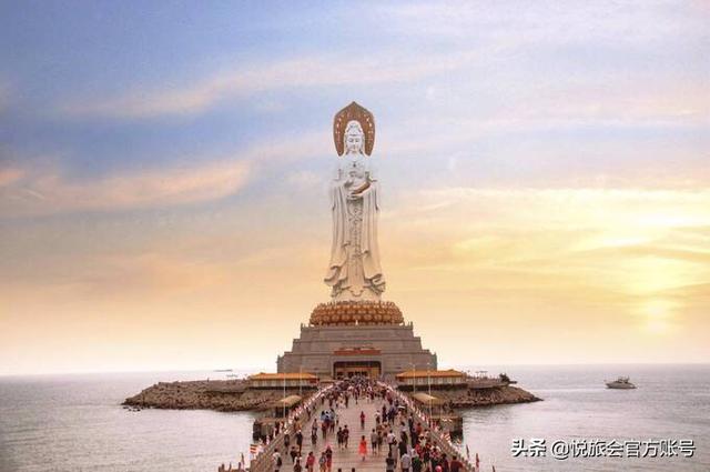 女性穿着泳衣到海边游泳(图5)