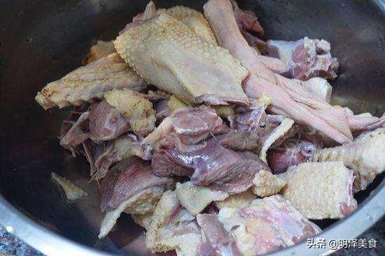 铁锅炖大鹅被带火