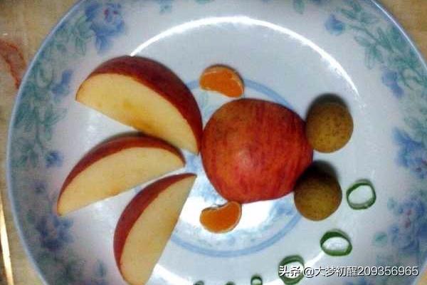 [果实图片]用各种水果做玫瑰花，你觉得哪个最好看？