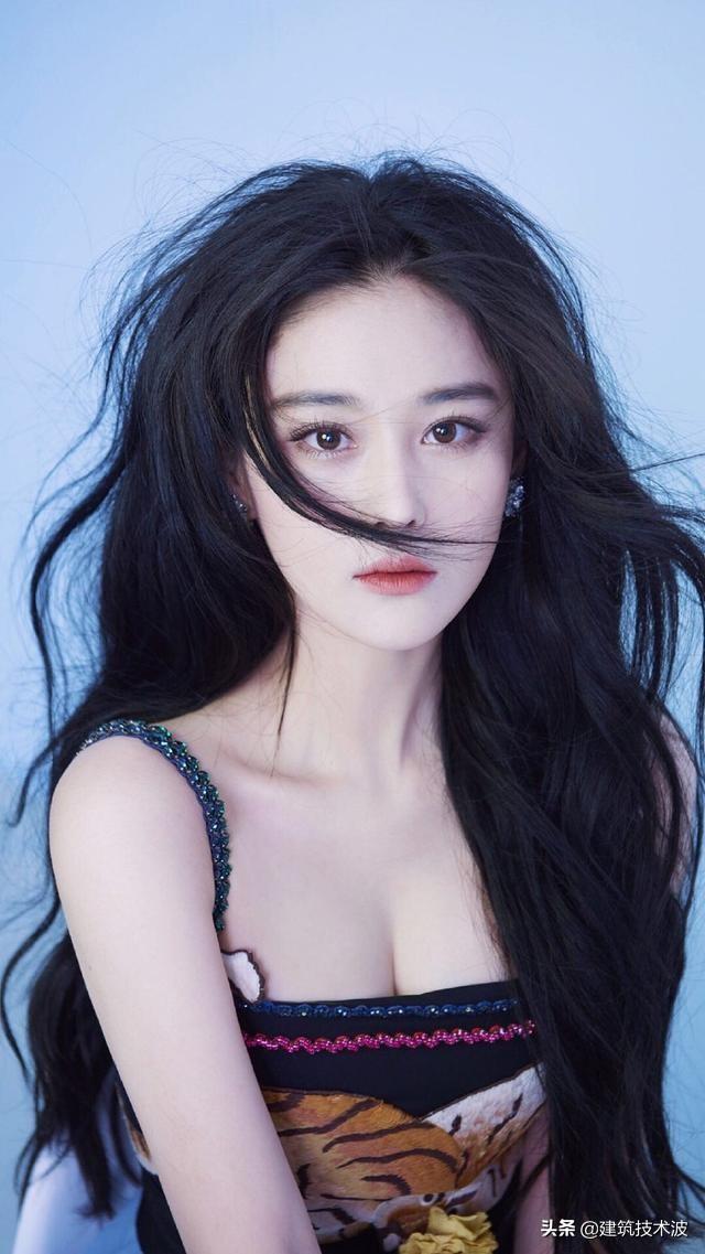 张亮与女儿合拍杂志