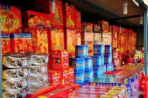 烟花爆竹在火灾中所起的作用是什么？：一烟火大会发生火灾
