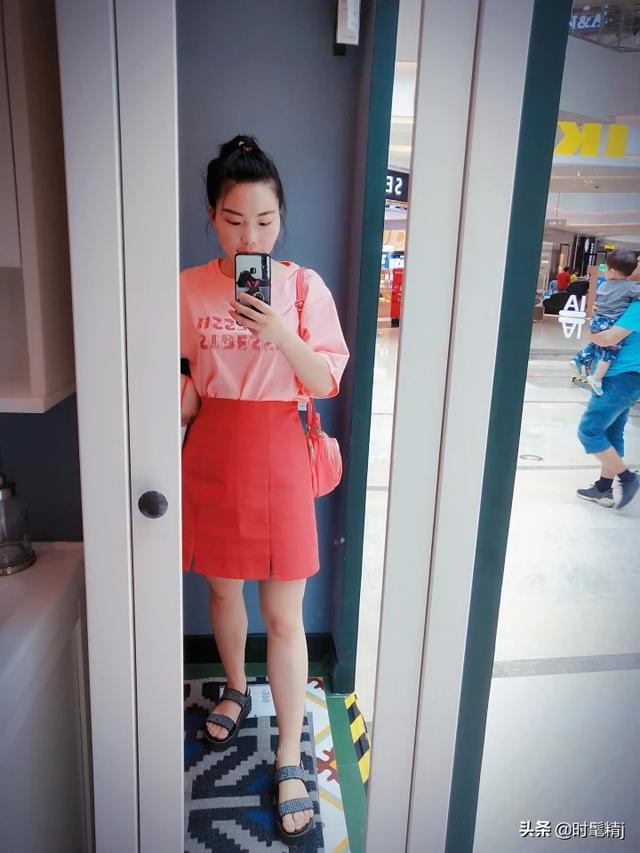 半身皮裙怎么搭配图片(图4)