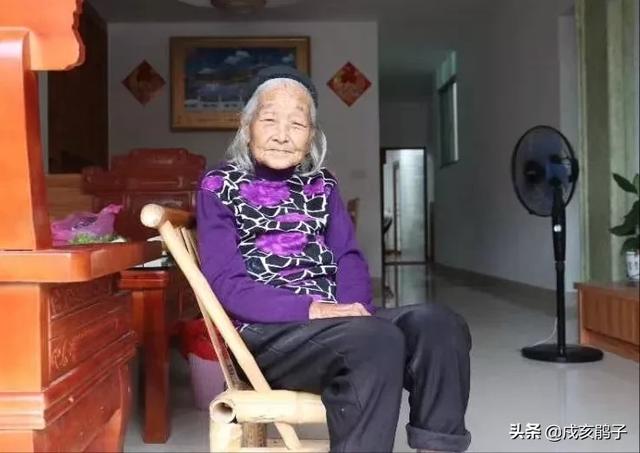 送别老人仙逝诗句（高寿老人仙逝短句）