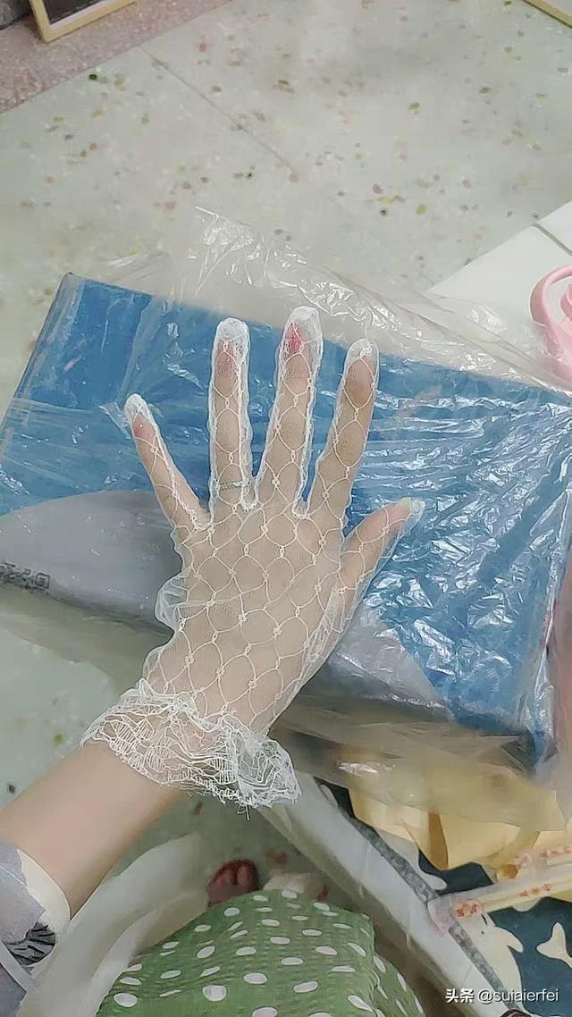 黑色连裤袜如何搭配鞋子(图1)