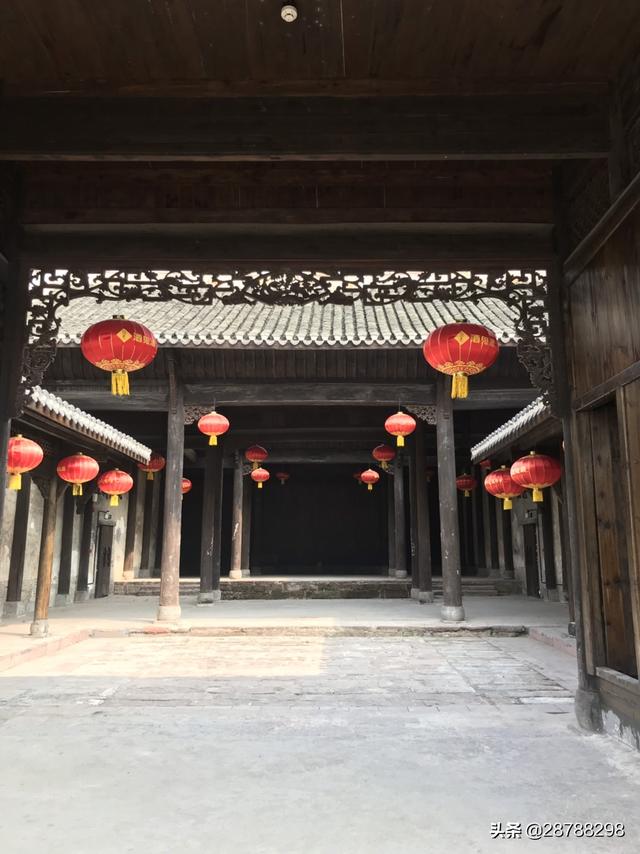 错峰游玩是什么意思