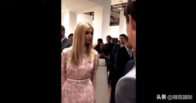 馬克龍合影被調(diào)侃