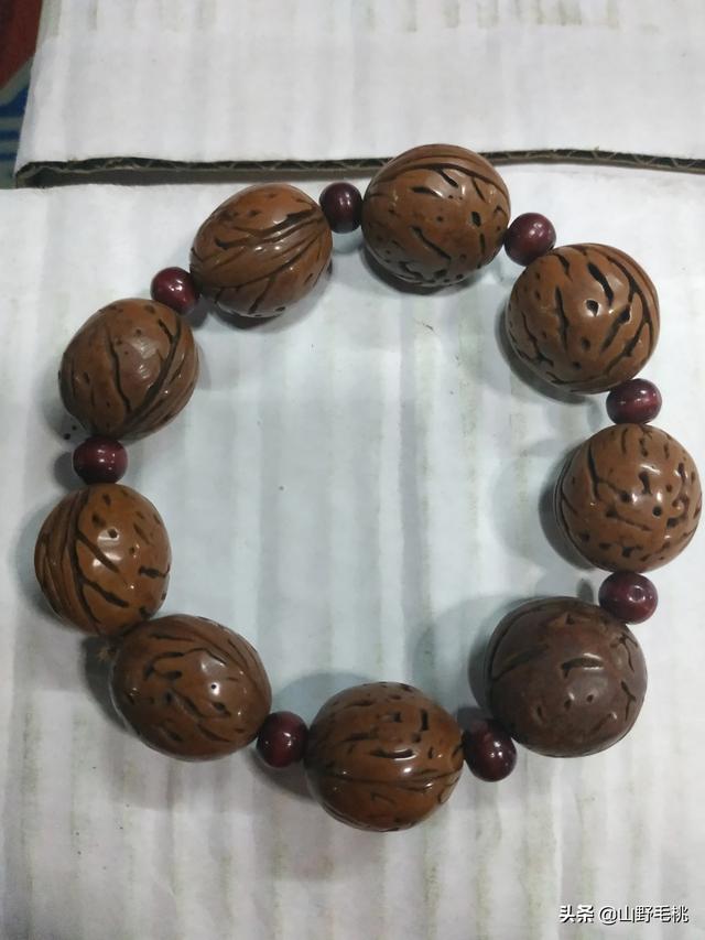 核桃如何盘玩(手玩的核桃什么样的最好)