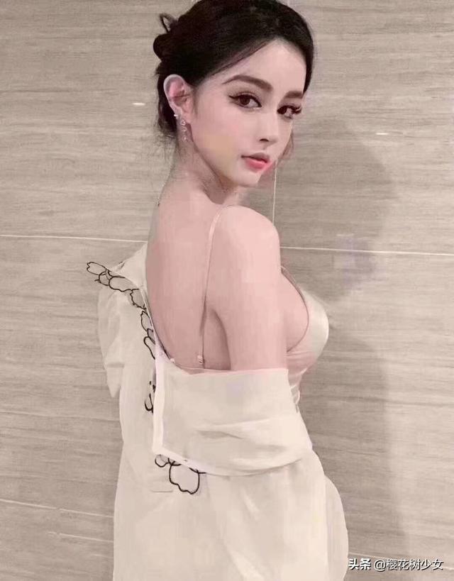 雪纺衬衣怎么搭配外套(图1)