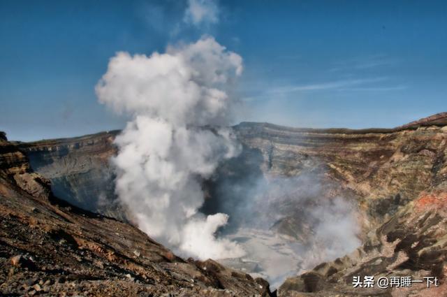 火山爆发时的景色是怎样的