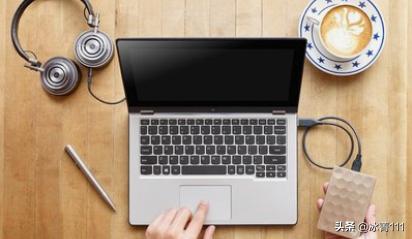 电脑插上移动硬盘不显示（电脑插上移动硬盘不显示是怎么回事）