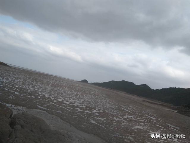 旅游穿搭帽子颜色， 旅游穿搭帽子颜色搭配
