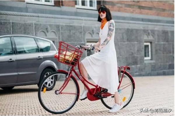 穿裙子怎么骑自行车安全的方法？