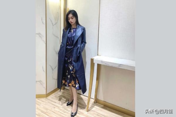 黑色旅游穿搭女生， 黑色旅游穿搭女生图片