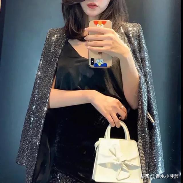 黑色裙如何搭配夏季外套(图21)