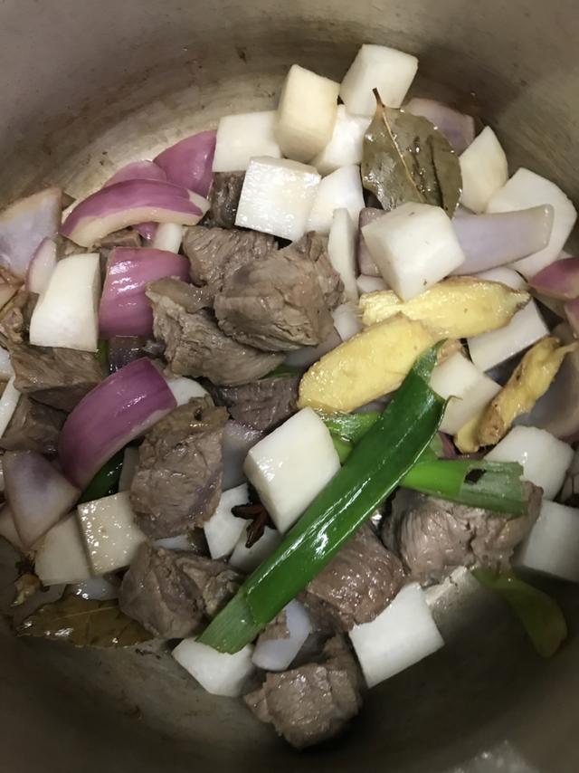 云南保山市保山工贸园区烤全羊预定农庄帮忙推荐几个,保山哪里有烤全羊