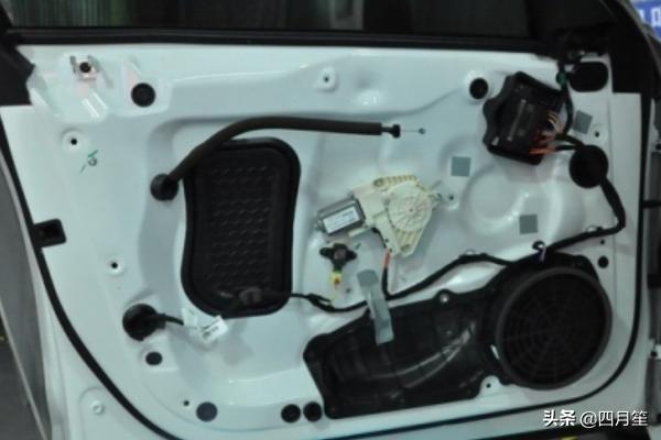 长沙奥迪A6L前门门板拆卸详细步骤图经验？