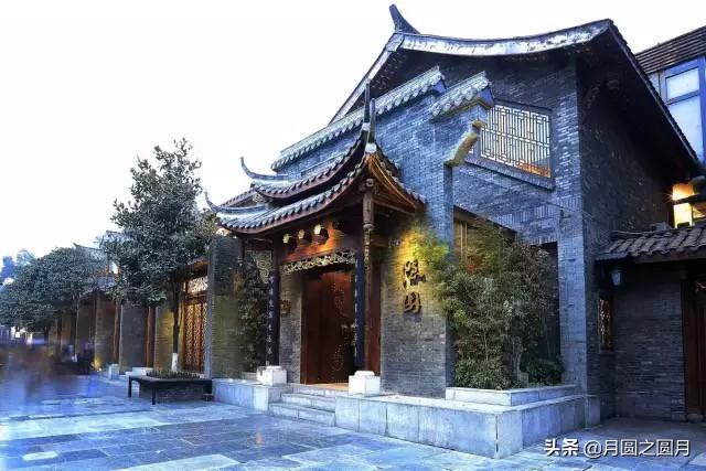 成都市自驾住哪里方便