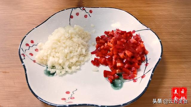香菇粉条菜盒的做法大全(图5)